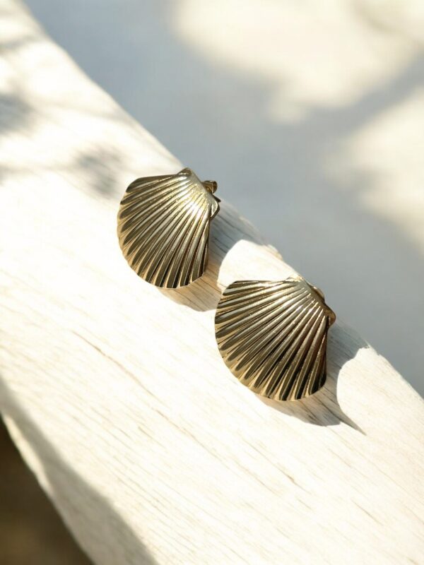 Shell Glow Earrings - Image 3
